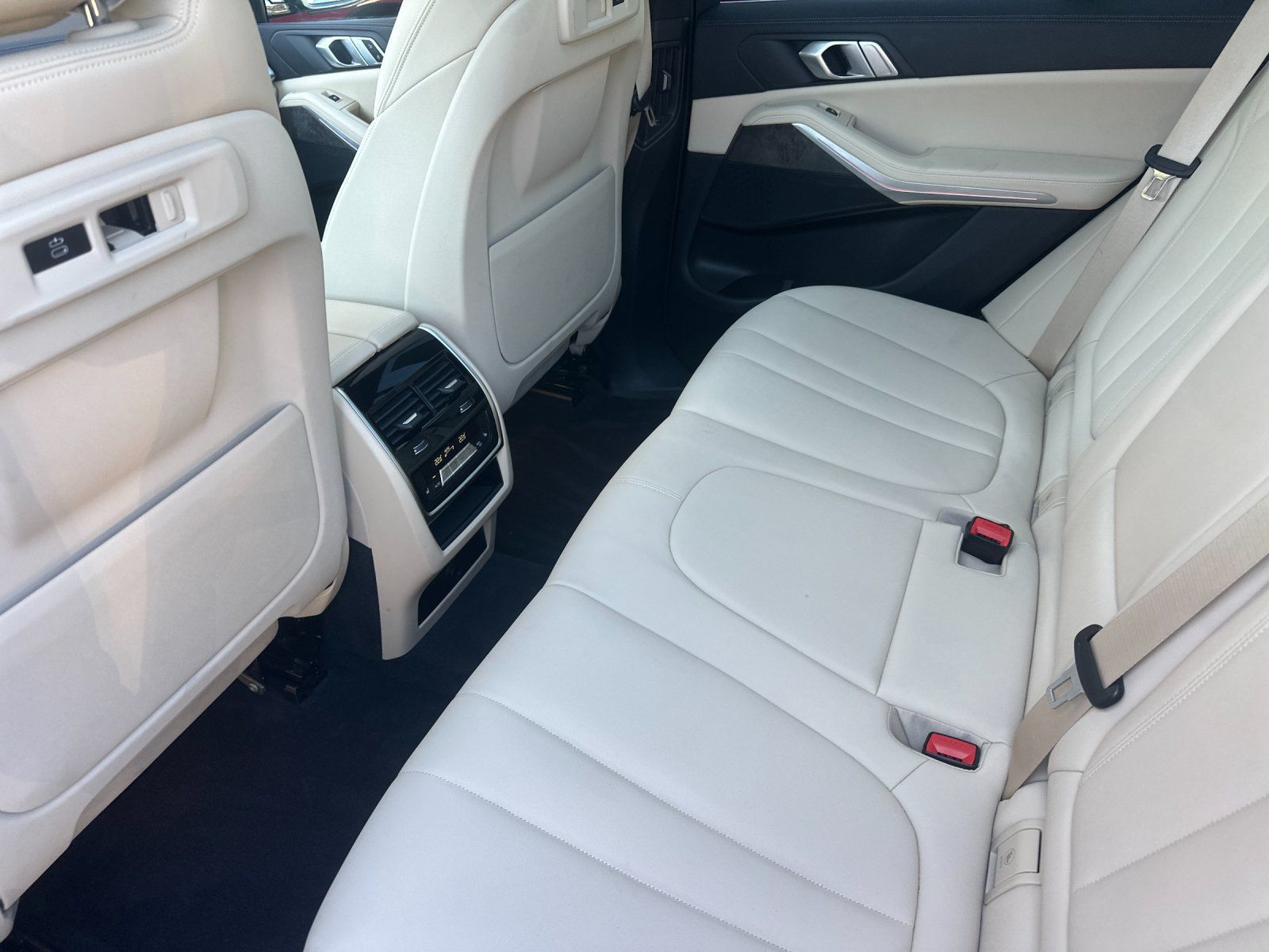 Used 2020 BMW X5 xDrive40i w/ Convenience Package AWD/4WD image 12