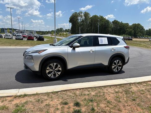Used 2021 Nissan Rogue SV AWD/4WD image 4