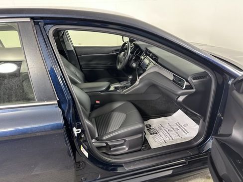 Used 2018 Toyota Camry SE image 11