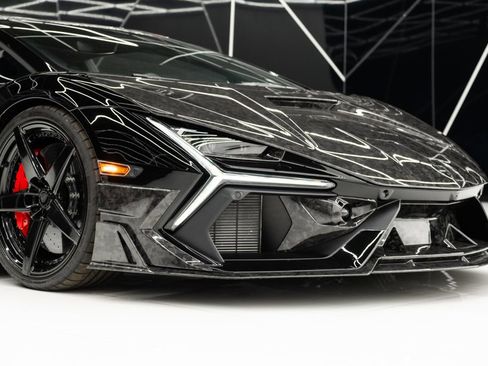 Used 2024 Lamborghini Revuelto image 6