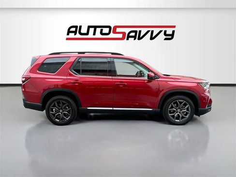 Used 2023 Honda Pilot Elite image 8