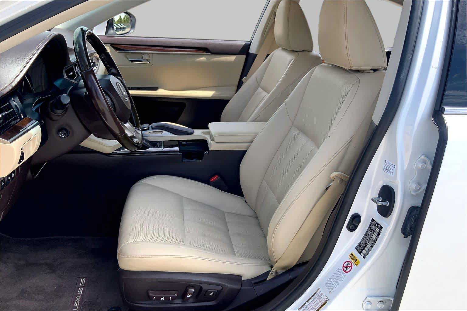 Used 2017 Lexus ES 350 w/ Luxury Package FWD image 8