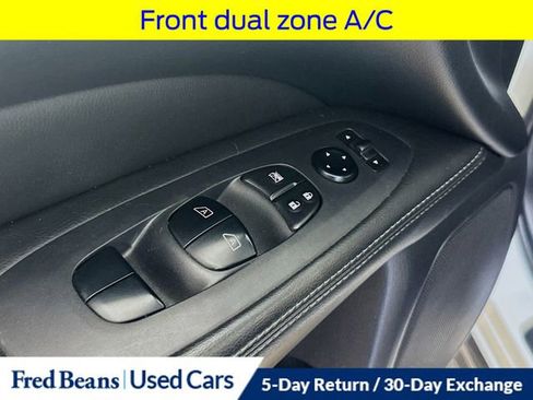 Used 2015 Nissan Pathfinder Platinum image 9