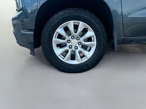 Used 2019 Chevrolet Silverado 1500 Custom w/ Custom Value Package AWD/4WD image 32