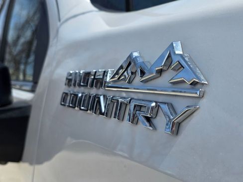 Used 2024 Chevrolet Silverado 2500 High Country image 8