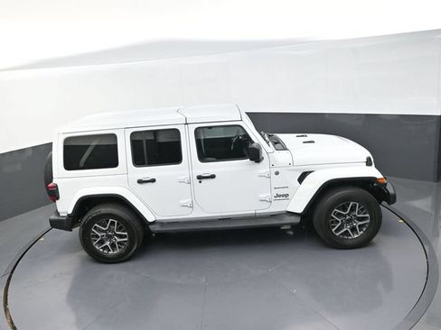 Used 2024 Jeep Wrangler Unlimited Sahara AWD/4WD image 18