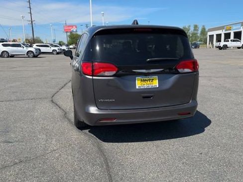 Used 2023 Chrysler Voyager LX FWD image 7