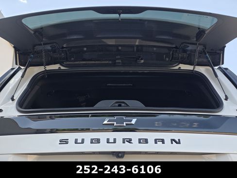 Used 2025 Chevrolet Suburban Z71 w/ Z71 Off-Road Package AWD/4WD image 42