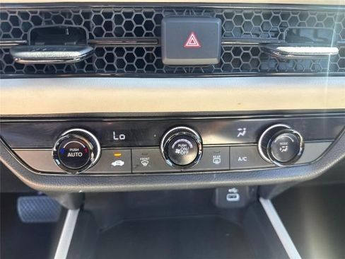 Used 2023 Honda HR-V LX image 10