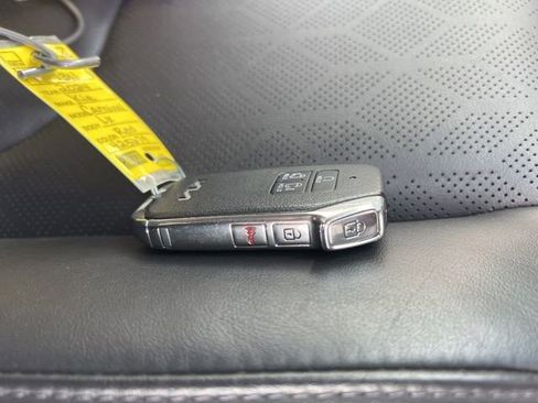 Certified 2024 Kia Carnival LX image 38