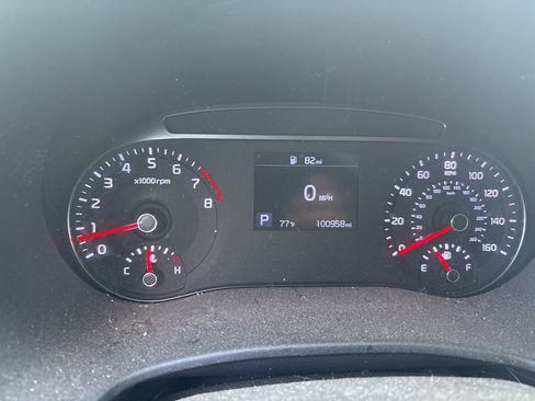 Used 2022 Kia Soul LX image 26