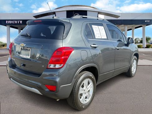 Used 2018 Chevrolet Trax LT w/ LT Convenience Package image 3