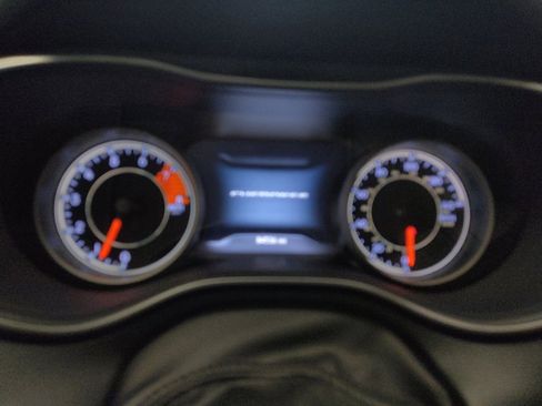 Used 2019 Jeep Cherokee Limited image 23