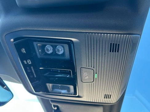 Used 2021 Volkswagen ID.4 Pro S image 19