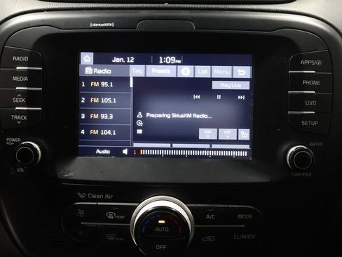 Used 2018 Kia Soul + image 24