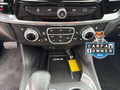 Used 2023 Chevrolet Traverse Premier AWD/4WD image 20