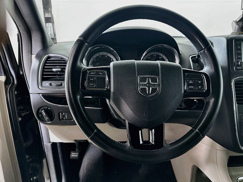 Used 2019 Dodge Grand Caravan SXT FWD image 12