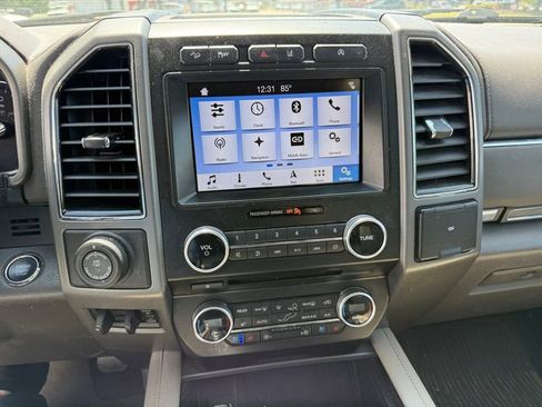 Used 2018 Ford Expedition Max XLT w/ Equipment Group 202A image 19