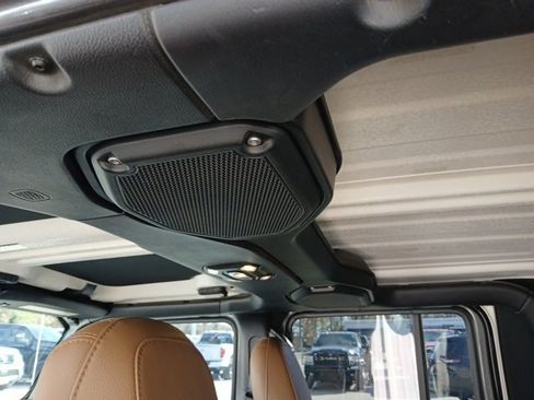 Used 2020 Jeep Gladiator Rubicon image 25