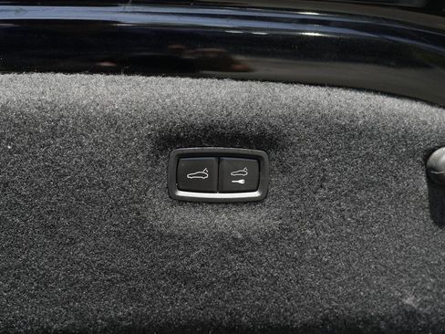 Used 2022 Audi e-tron GT Premium Plus image 16