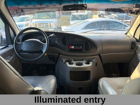 Used 2000 Ford E-350 and Econoline 350 XLT RWD image 12