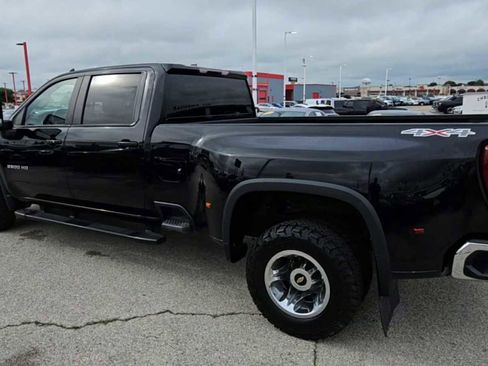 Used 2022 Chevrolet Silverado 3500 LT w/ Convenience Package AWD/4WD image 6