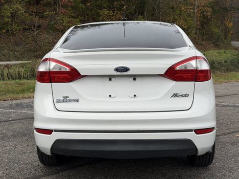 Used 2014 Ford Fiesta SE w/ Equipment Group 201B image 6