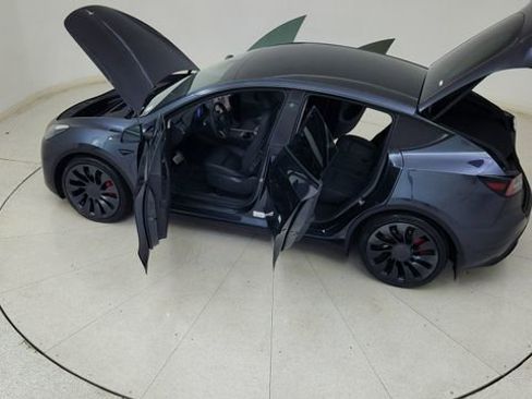 Used 2025 Tesla Model Y Performance image 85