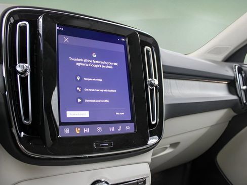 New 2026 Volvo XC40 B5 Plus w/ Protection Package Premier image 20