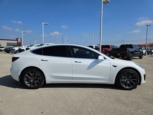 Used 2020 Tesla Model 3 Standard Range Plus image 2