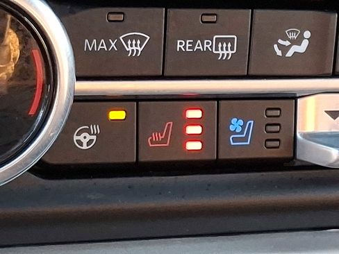 Used 2023 Ford Expedition Max Limited image 27