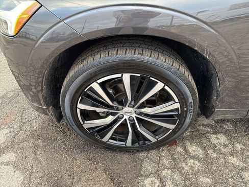 Used 2025 Volvo XC60 B5 Plus image 17