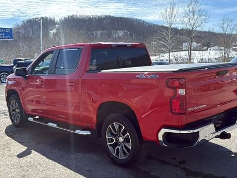 Used 2022 Chevrolet Silverado 1500 LT AWD/4WD image 10