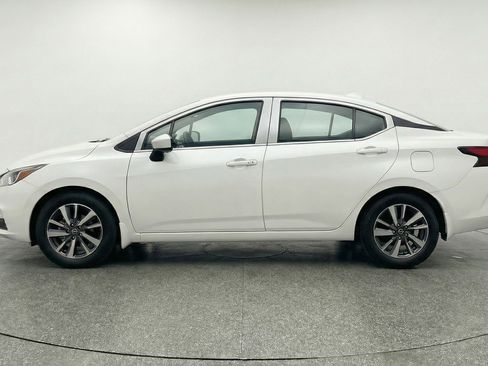Used 2025 Nissan Versa SV image 5