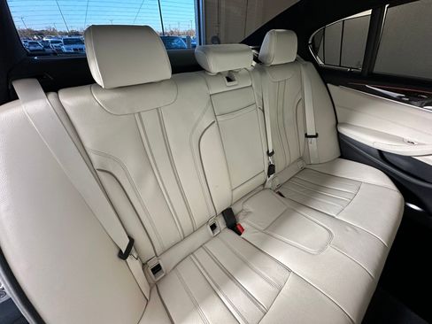Used 2022 BMW 530i w/ Executive Package image 31