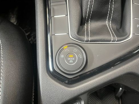 New 2025 Volkswagen Taos SEL image 14