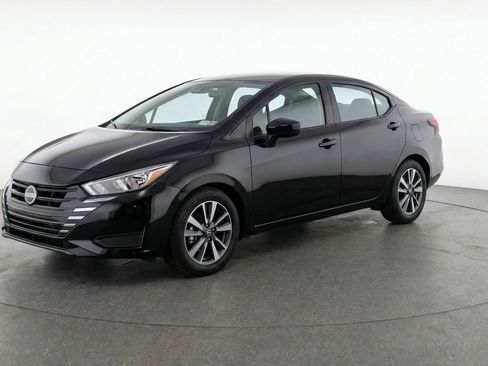 Used 2025 Nissan Versa SV FWD image 3