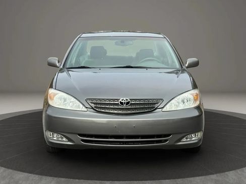 Used 2003 Toyota Camry LE FWD image 2