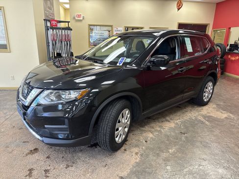 Used 2020 Nissan Rogue S image 3