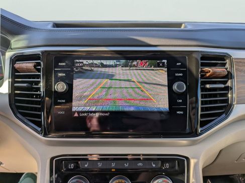 Used 2023 Volkswagen Atlas SE w/ Panoramic Sunroof Package FWD image 20