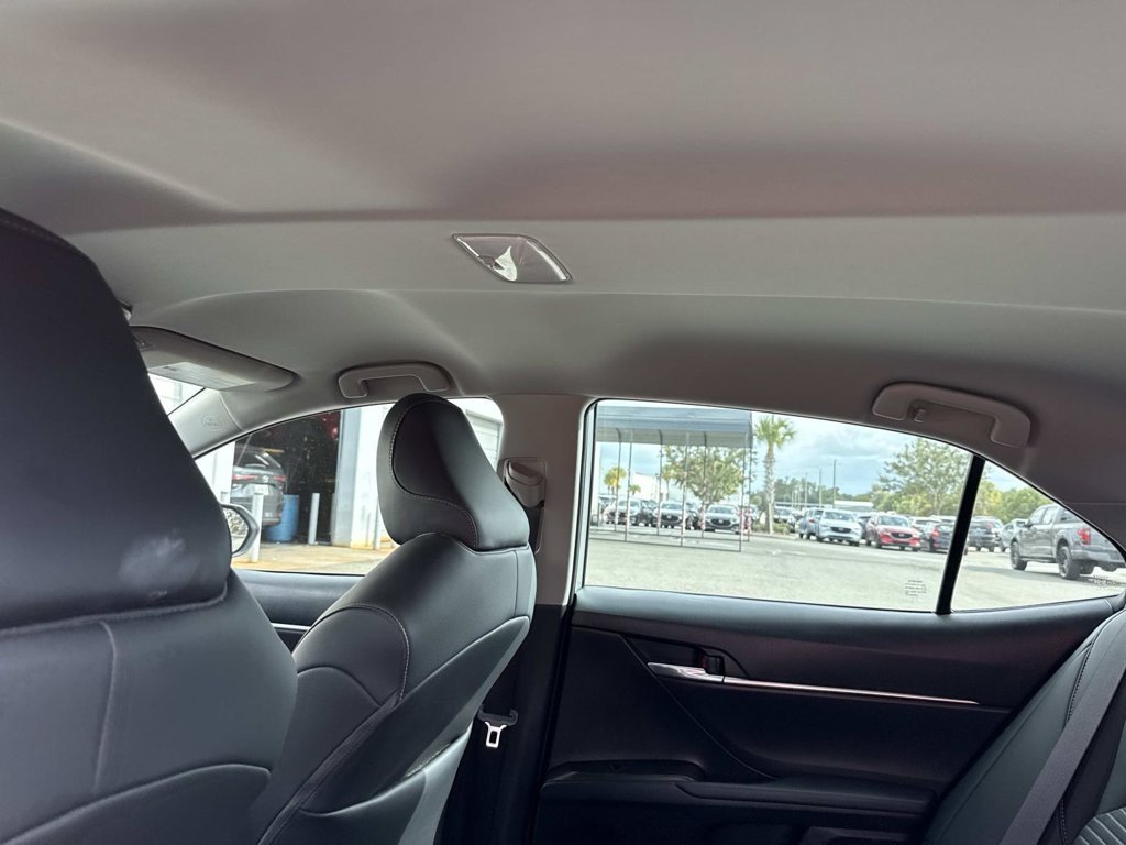 Used 2023 Toyota Camry SE FWD image 16