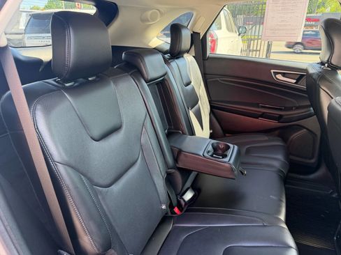 Used 2019 Ford Edge Titanium w/ Equipment Group 301A AWD/4WD image 22