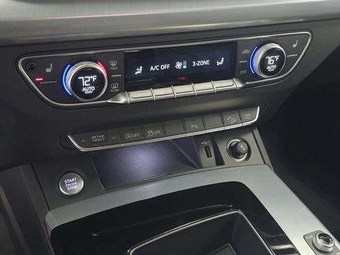 Used 2025 Audi Q5 2.0T Premium image 16