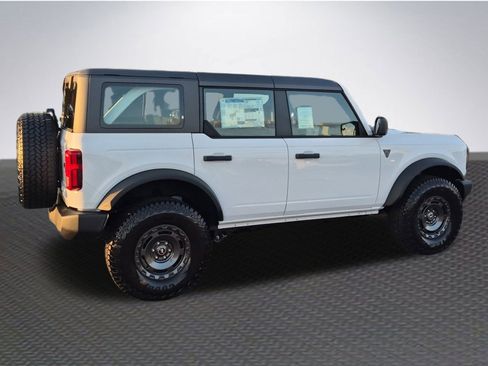 New 2025 Ford Bronco 4-Door w/ Sasquatch Package image 4