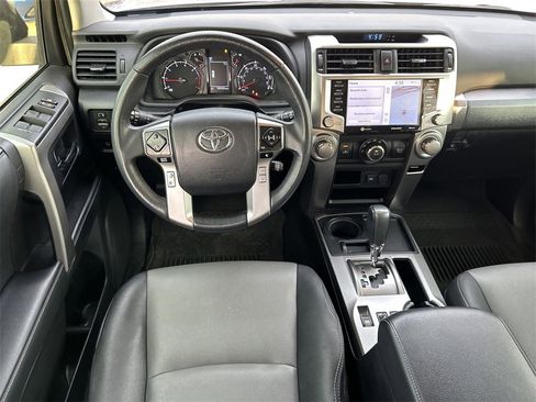 Used 2022 Toyota 4Runner SR5 Premium image 18