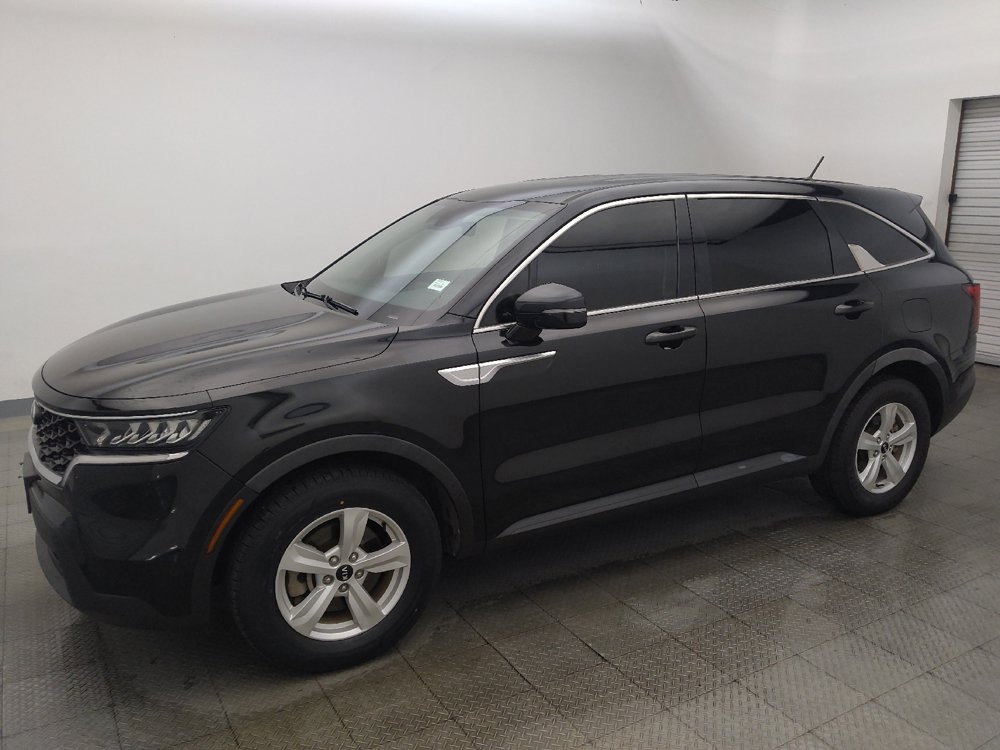 Used 2021 Kia Sorento LX FWD image 2