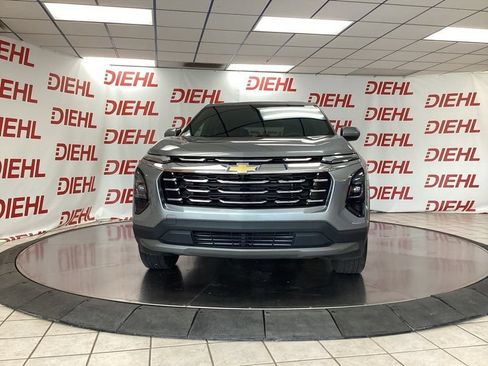 Used 2026 Chevrolet Equinox LT FWD image 2