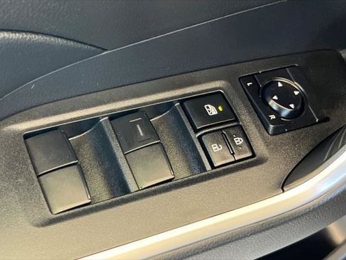 Certified 2022 Toyota RAV4 LE AWD/4WD image 13