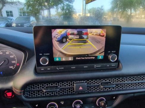 Used 2023 Honda HR-V Sport image 4