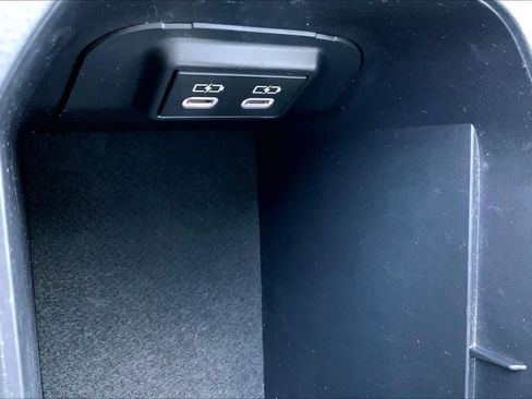 Used 2024 Toyota RAV4 XLE Premium image 36